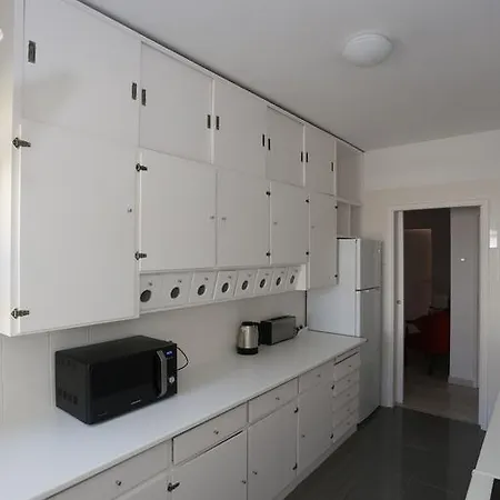 Suites Apartments *