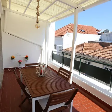 Suites Apartments *